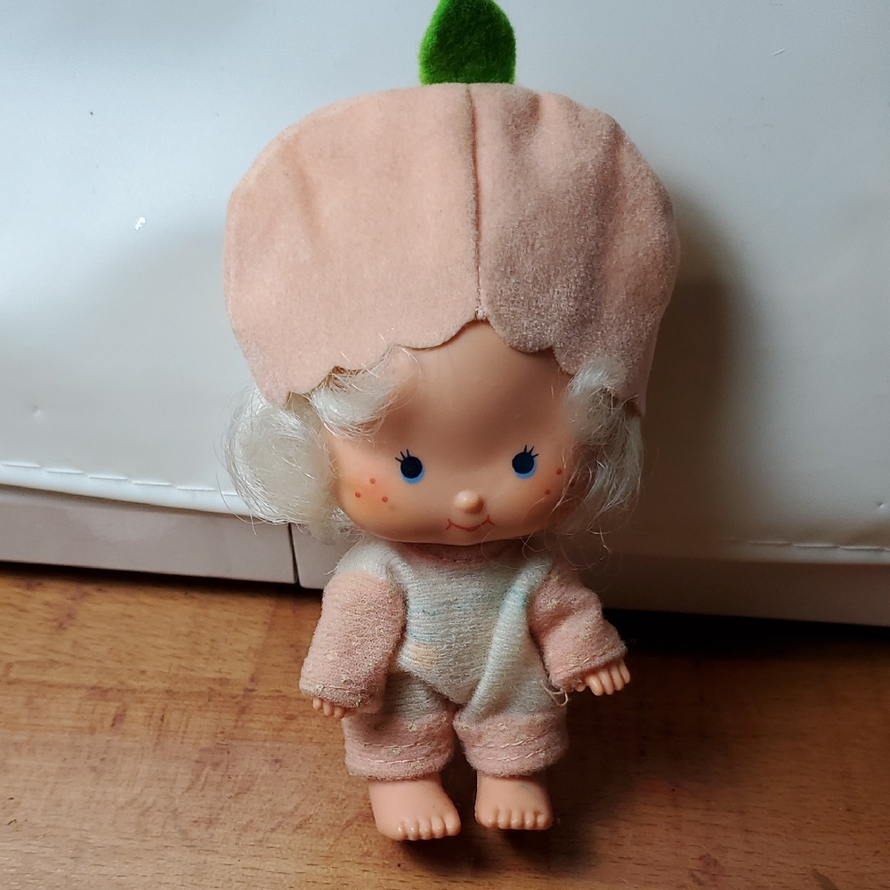 Vintage Strawberry Shortcake Apricot Doll